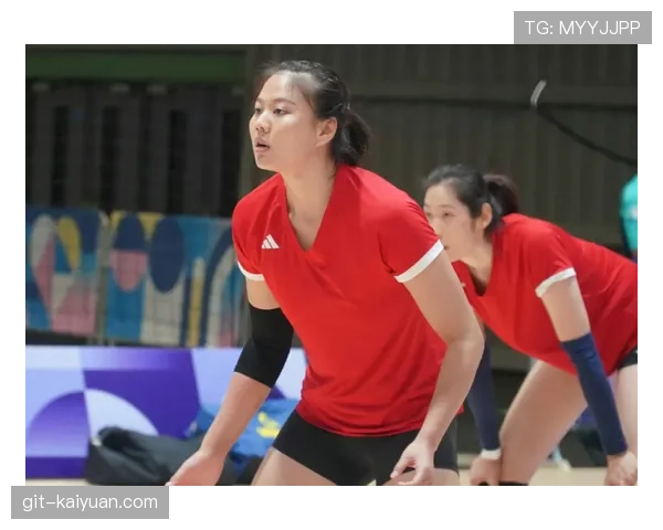 何卓佳训练完直接拎包去逛奢侈品店，这反差谁懂