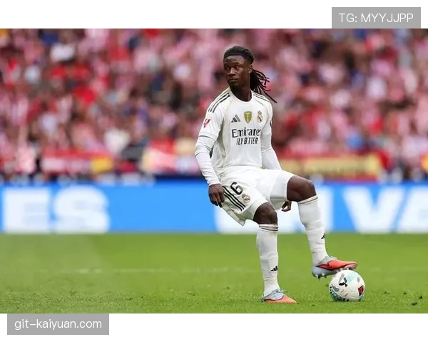 卡马文加位置摇摆的战术困境：角色定位与体系适配性解析